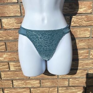 Victoria’s Secret PINK Velvet Thong Panty sz S